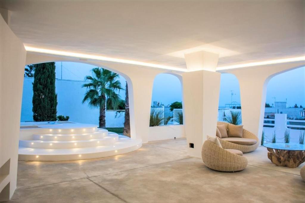 B&B Valentino Luxury Rooms By Salentolimit Porto Cesareo Buitenkant foto