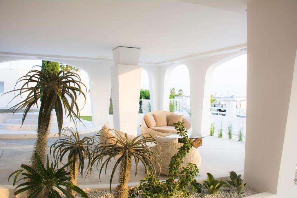 B&B Valentino Luxury Rooms By Salentolimit Porto Cesareo Buitenkant foto